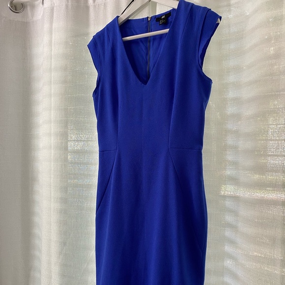 Dress - Picture 2 of 4